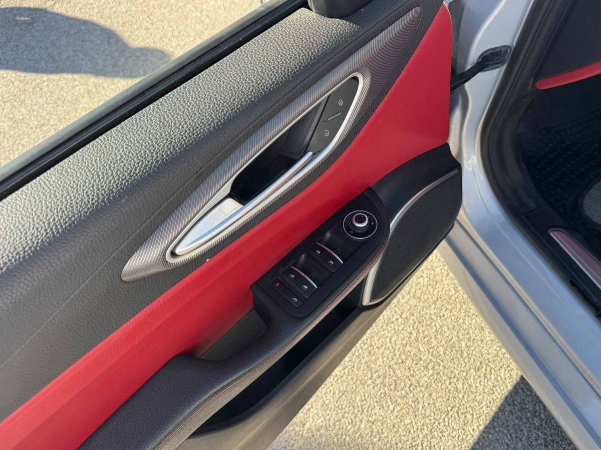 Alfa Romeo Giulia 2.2 Turbodiesel 190 CV AT8 Sprint (4)
