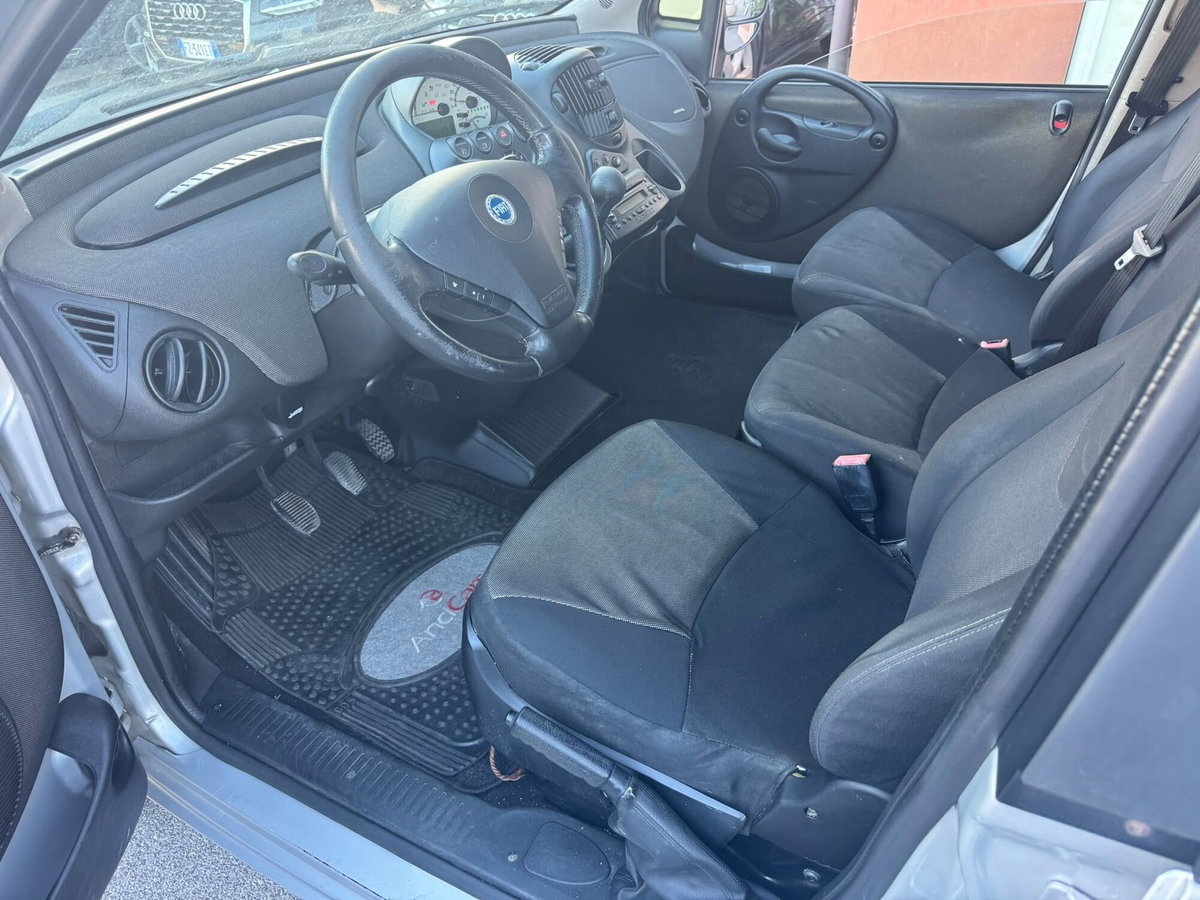 Fiat Multipla 1.6 16V Natural Power Dynamic (5)