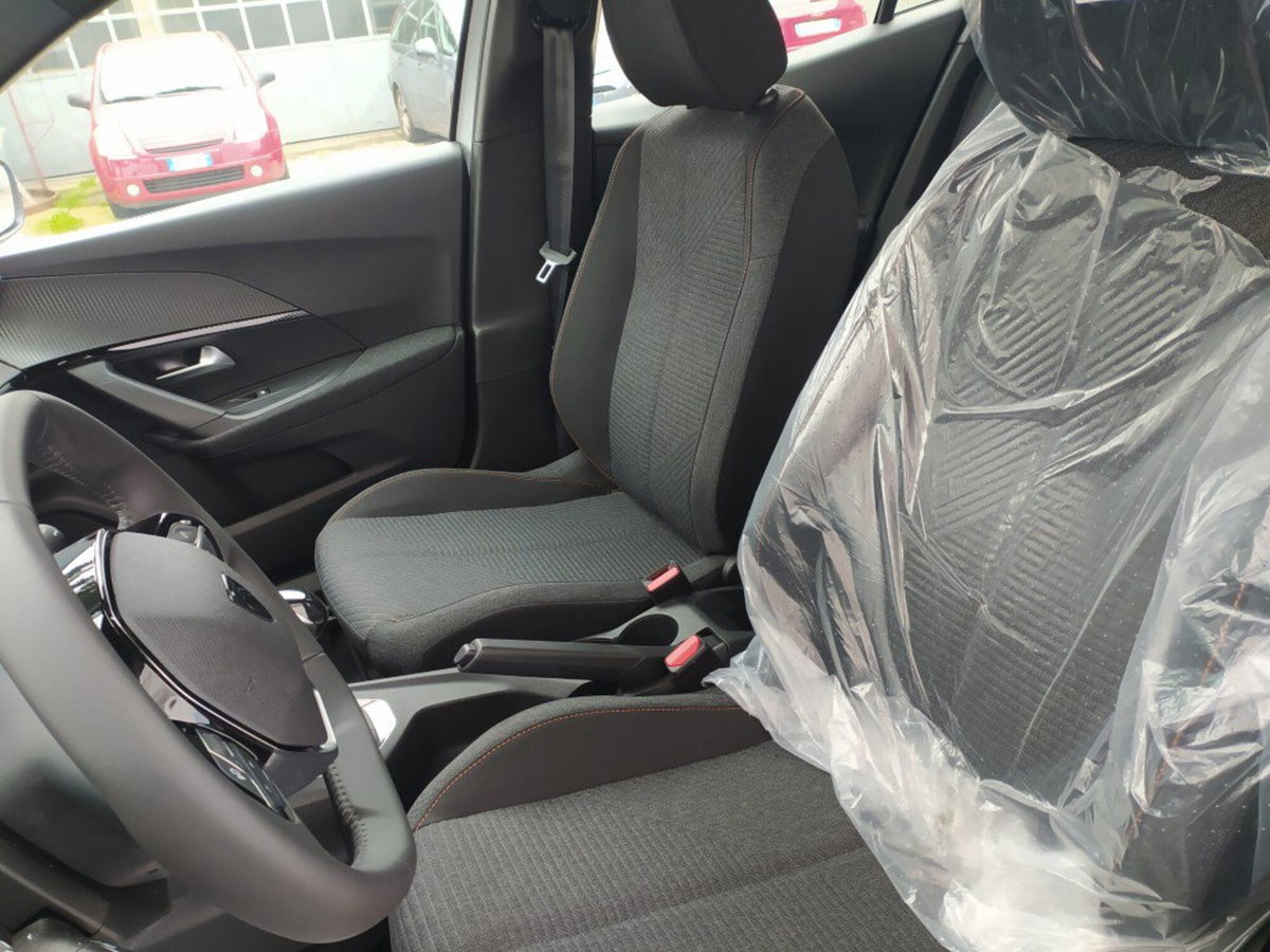 Peugeot 2008 1.2 puretech Style s&s 100cv (18)