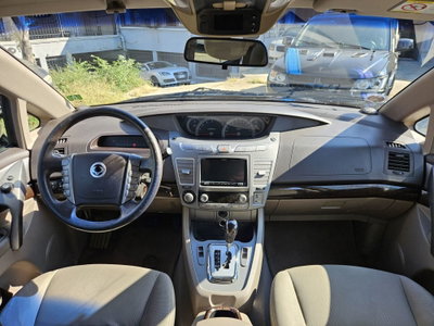 Ssangyong Rodius 2.0 Xdi 4WD A/T (10)