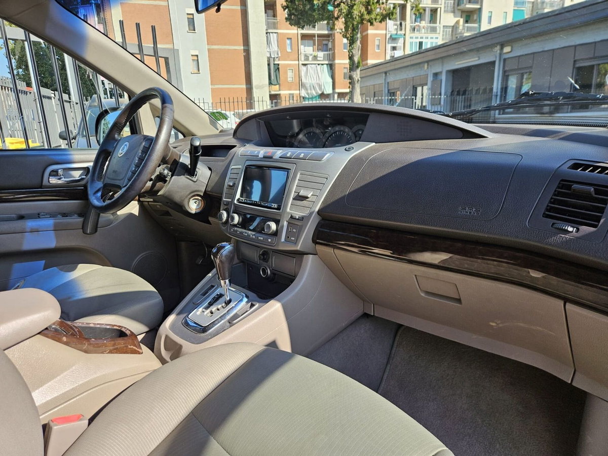 Ssangyong Rodius 2.0 Xdi 4WD A/T (11)