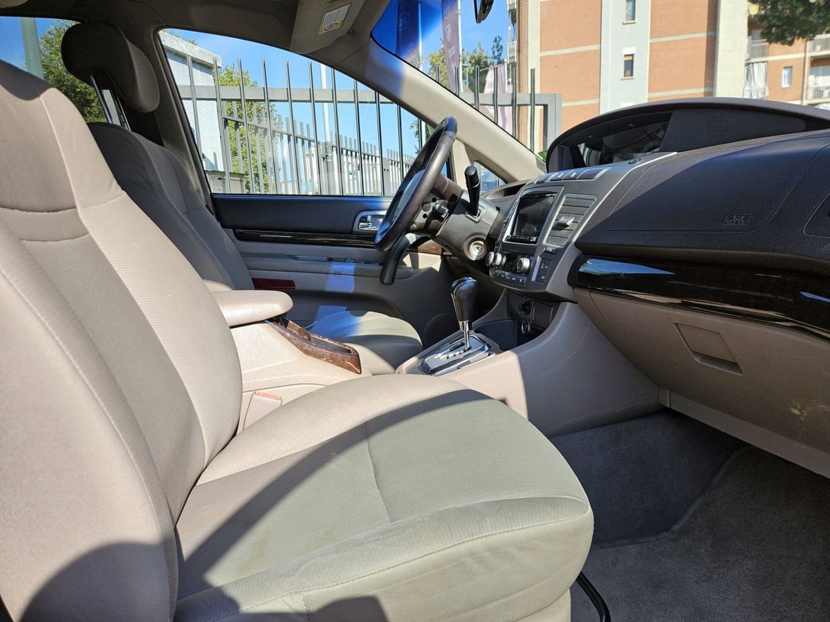 Ssangyong Rodius 2.0 Xdi 4WD A/T (12)