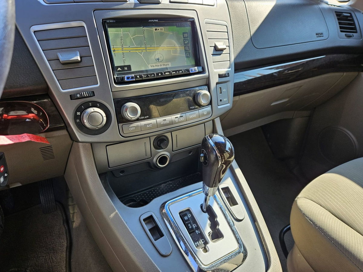 Ssangyong Rodius 2.0 Xdi 4WD A/T (15)