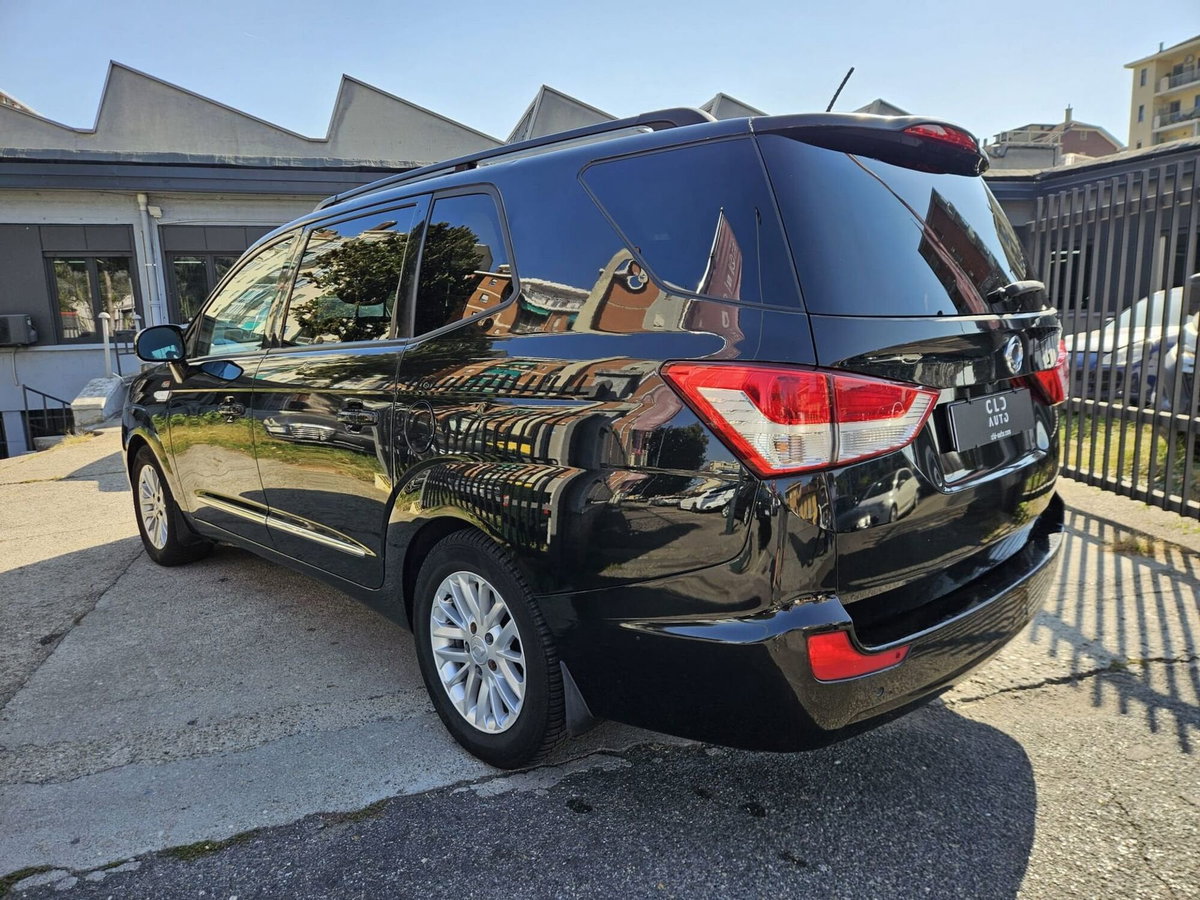 Ssangyong Rodius 2.0 Xdi 4WD A/T (6)