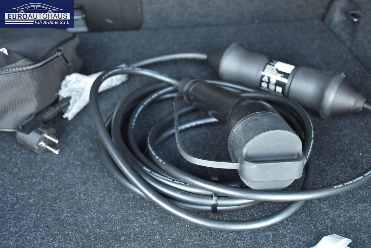 Volvo XC40 T4 Recharge Plug-in Hybrid automatico Core (19)