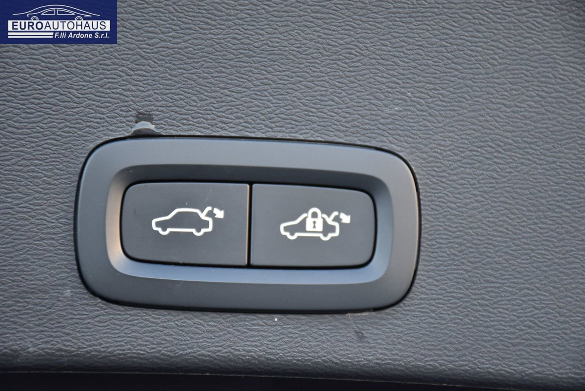 Volvo XC40 T4 Recharge Plug-in Hybrid automatico Core (20)