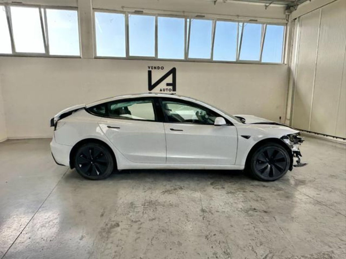 Tesla Model 3 Model 3 RWD (8)