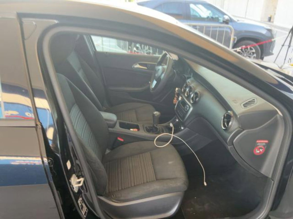 Mercedes-Benz Classe A 180 CDI Executive (13)
