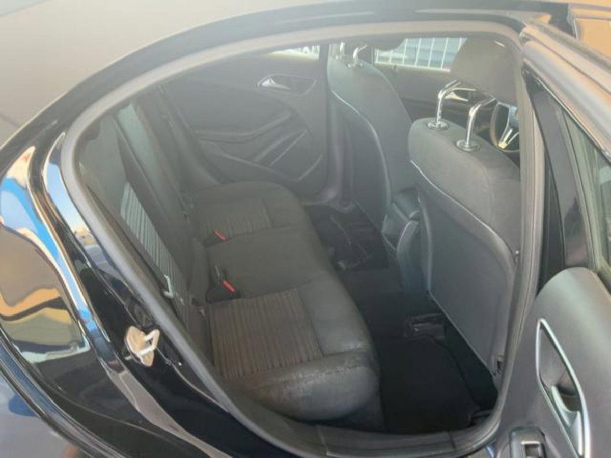 Mercedes-Benz Classe A 180 CDI Executive (14)