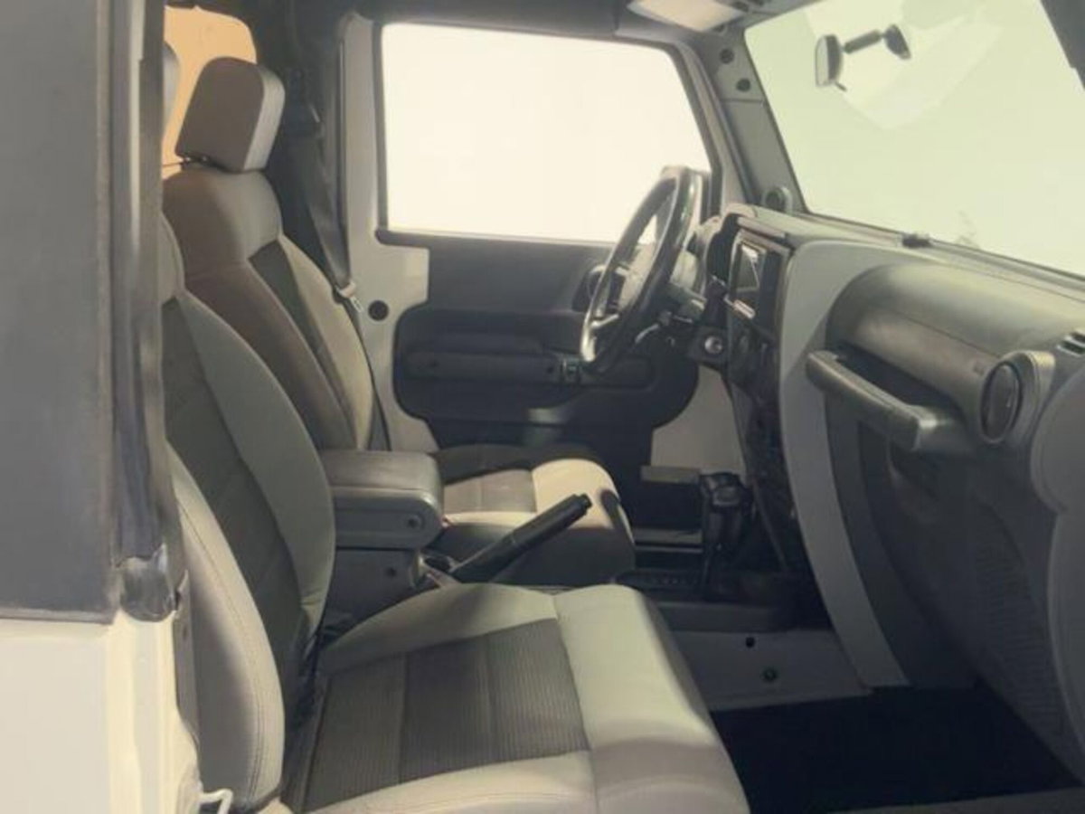 Jeep Wrangler 2.8 CRD DPF Sport (15)