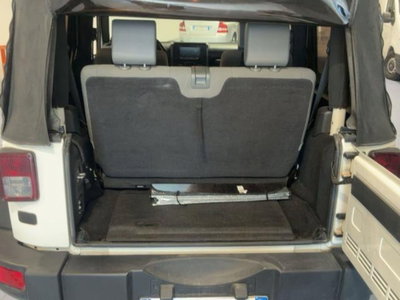 Jeep Wrangler 2.8 CRD DPF Sport (17)