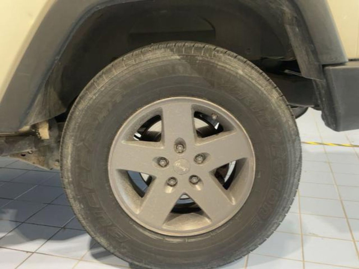 Jeep Wrangler 2.8 CRD DPF Sport (6)