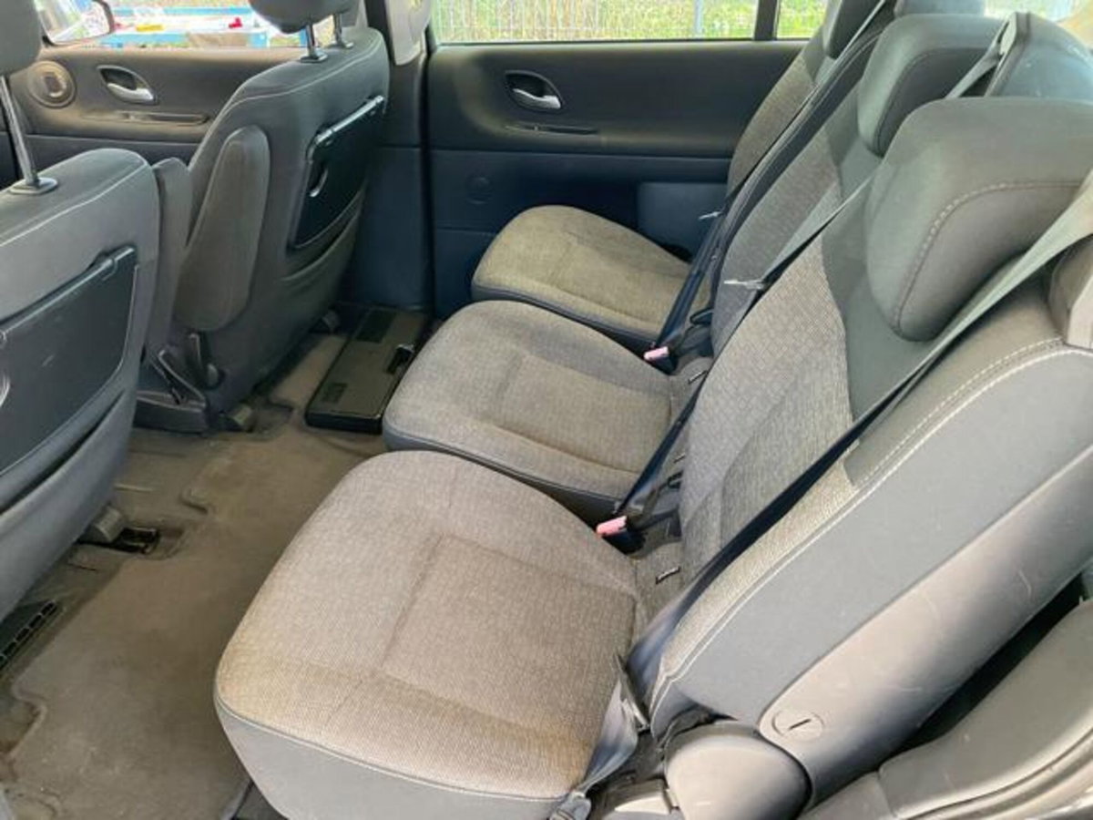 Renault Grand Espace 2.0 dCi 150CV Style (9)
