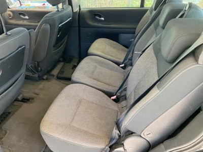 Renault Grand Espace 2.0 dCi 150CV Style (9)