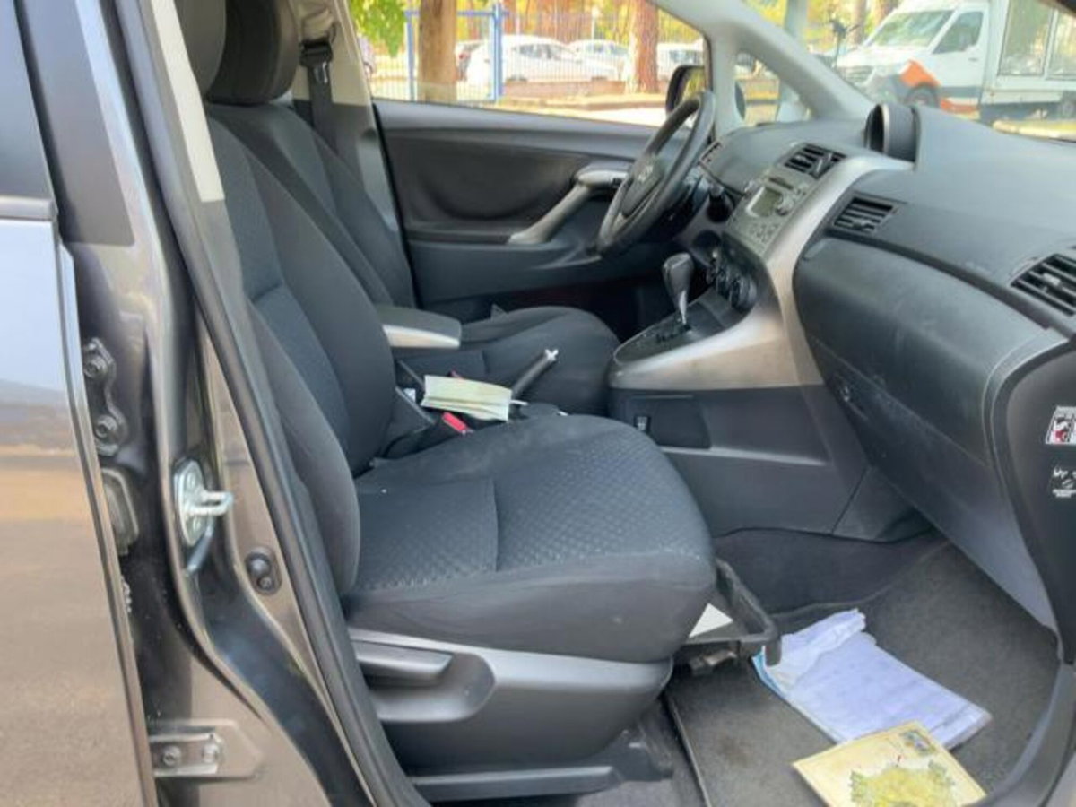 Toyota Verso 2.2 D-Cat 150 CV aut. Luxury Pack 7 posti (12)
