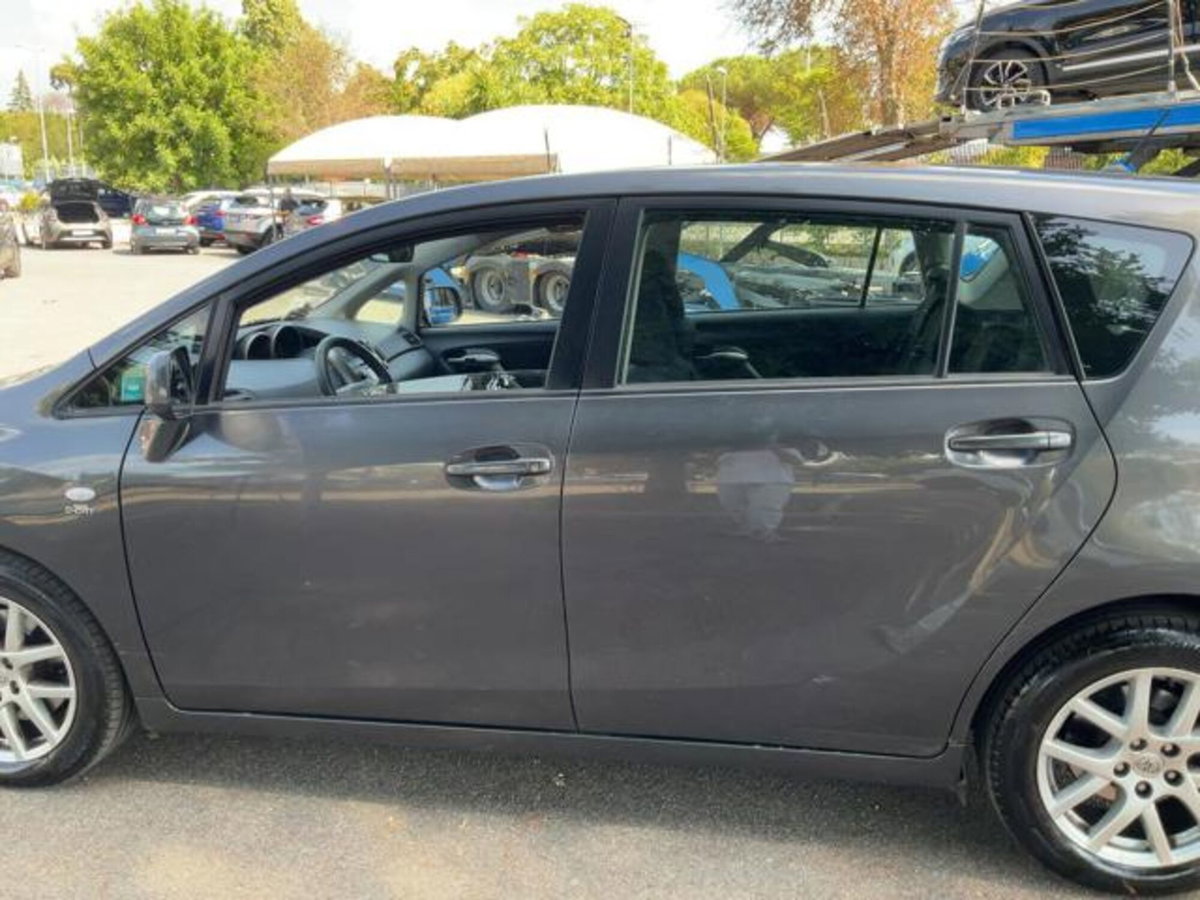 Toyota Verso 2.2 D-Cat 150 CV aut. Luxury Pack 7 posti (5)