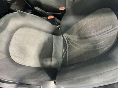 Lancia Ypsilon 1.2 69 CV Unyca (11)