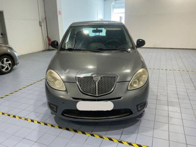 Lancia Ypsilon 1.2 69 CV Unyca (2)