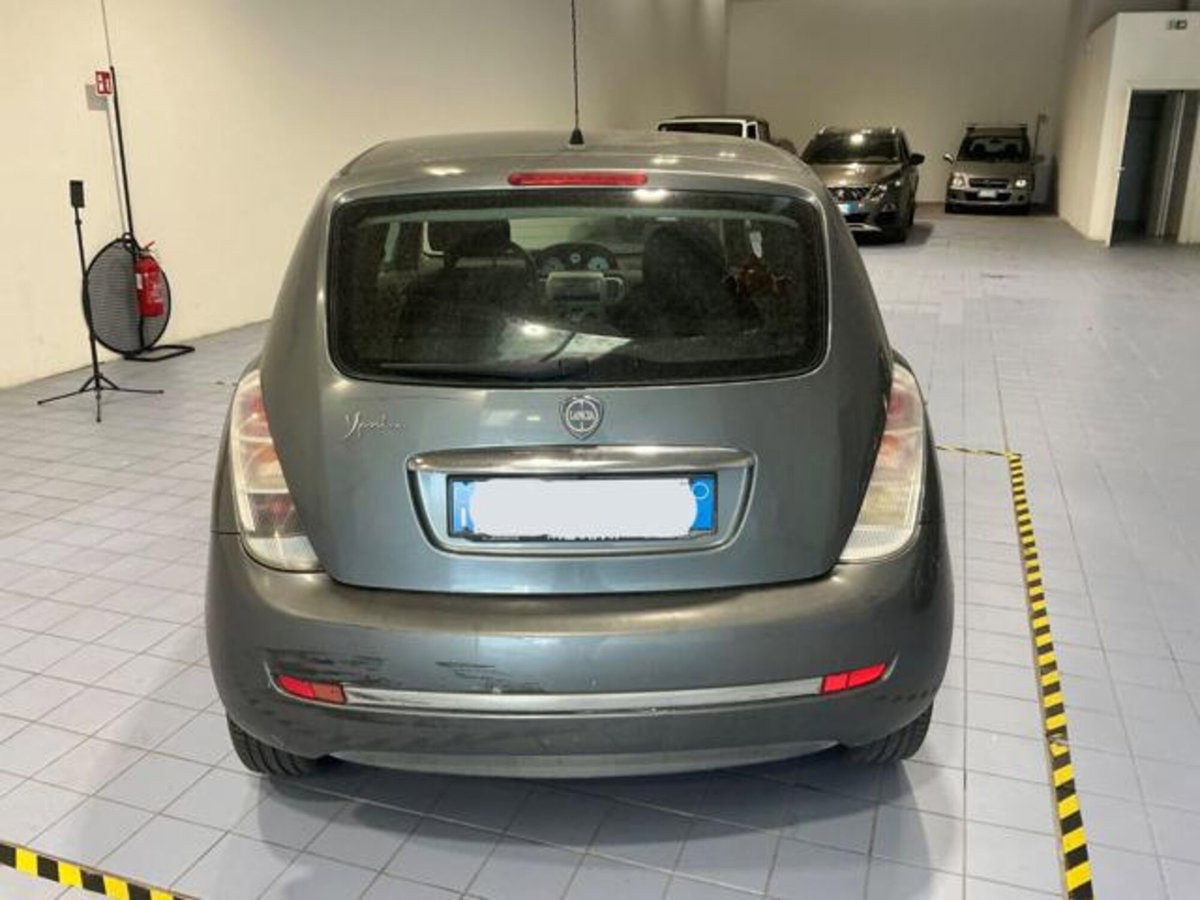 Lancia Ypsilon 1.2 69 CV Unyca (5)