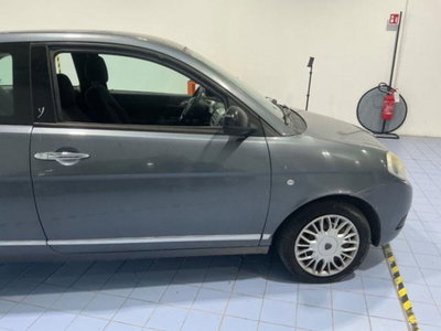 Lancia Ypsilon 1.2 69 CV Unyca (6)