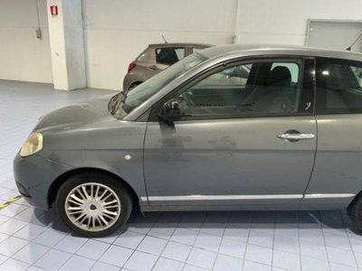 Lancia Ypsilon 1.2 69 CV Unyca (7)
