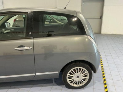 Lancia Ypsilon 1.2 69 CV Unyca (8)
