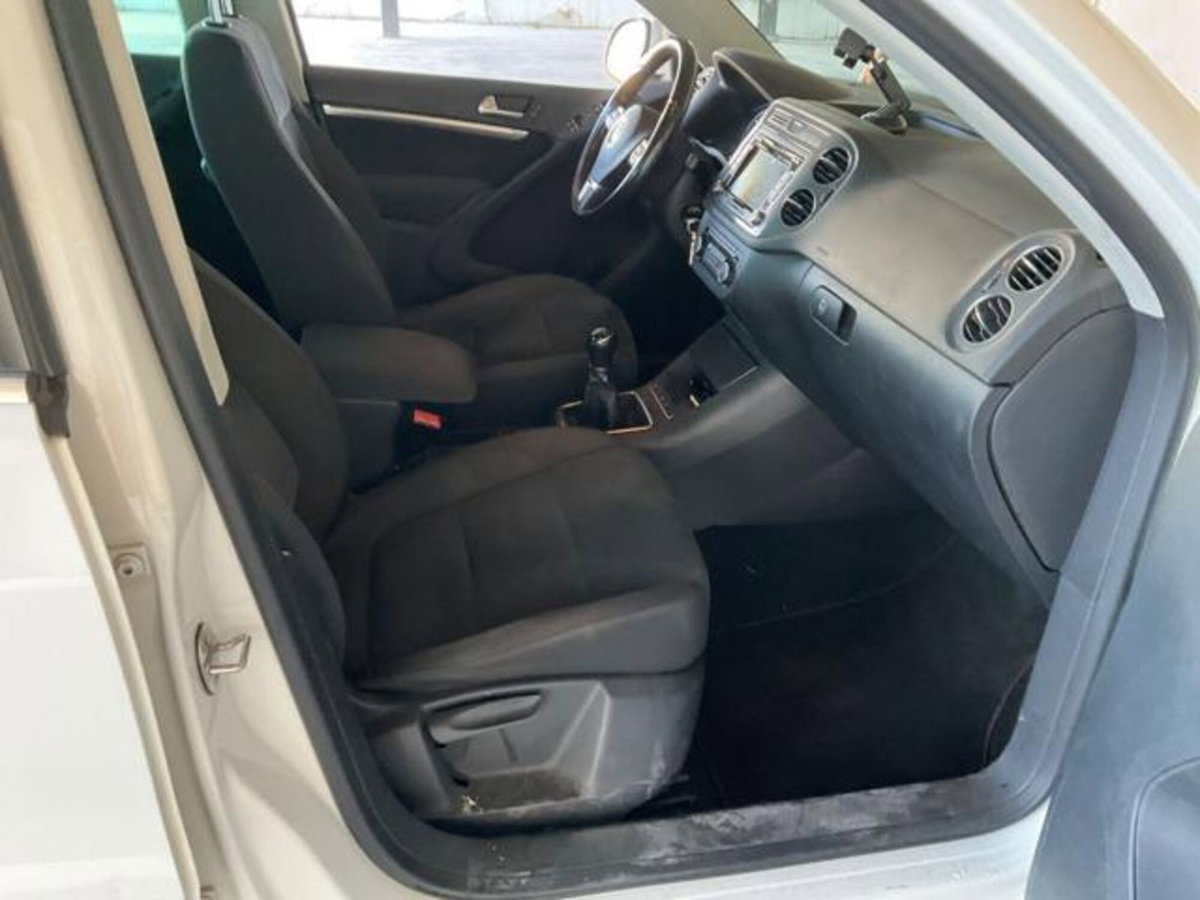 Volkswagen Tiguan 2.0 TDI 140 CV Sport & Style BlueMotion Tech. (12)