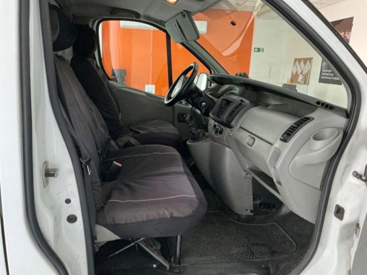 Nissan Primastar Furgone V27 2.0 dCi 115CV PC-TN Furgone Easy (8)