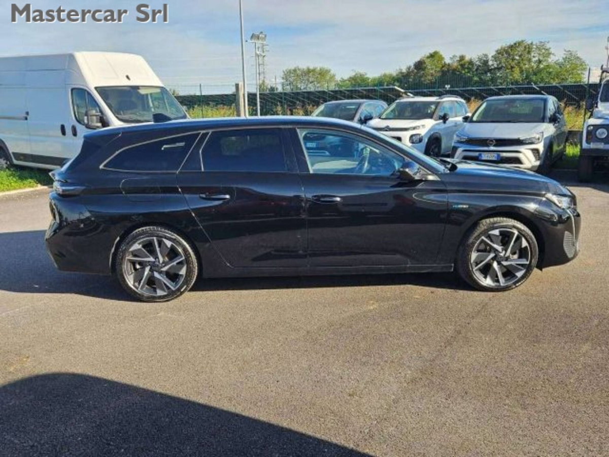 Peugeot 308 SW Hybrid 180 e-EAT8 Allure Pack (5)