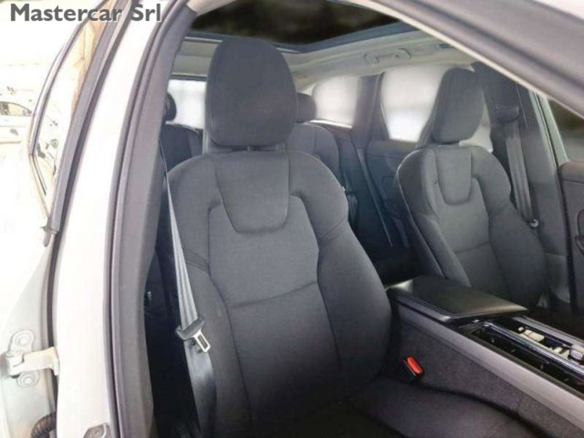 Volvo XC60 2.0 t6 phev Core awd auto (12)