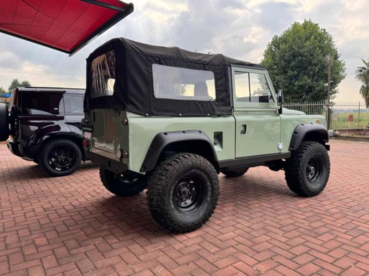 Land Rover Defender 90 3.5 V8 Station Wagon County (10)