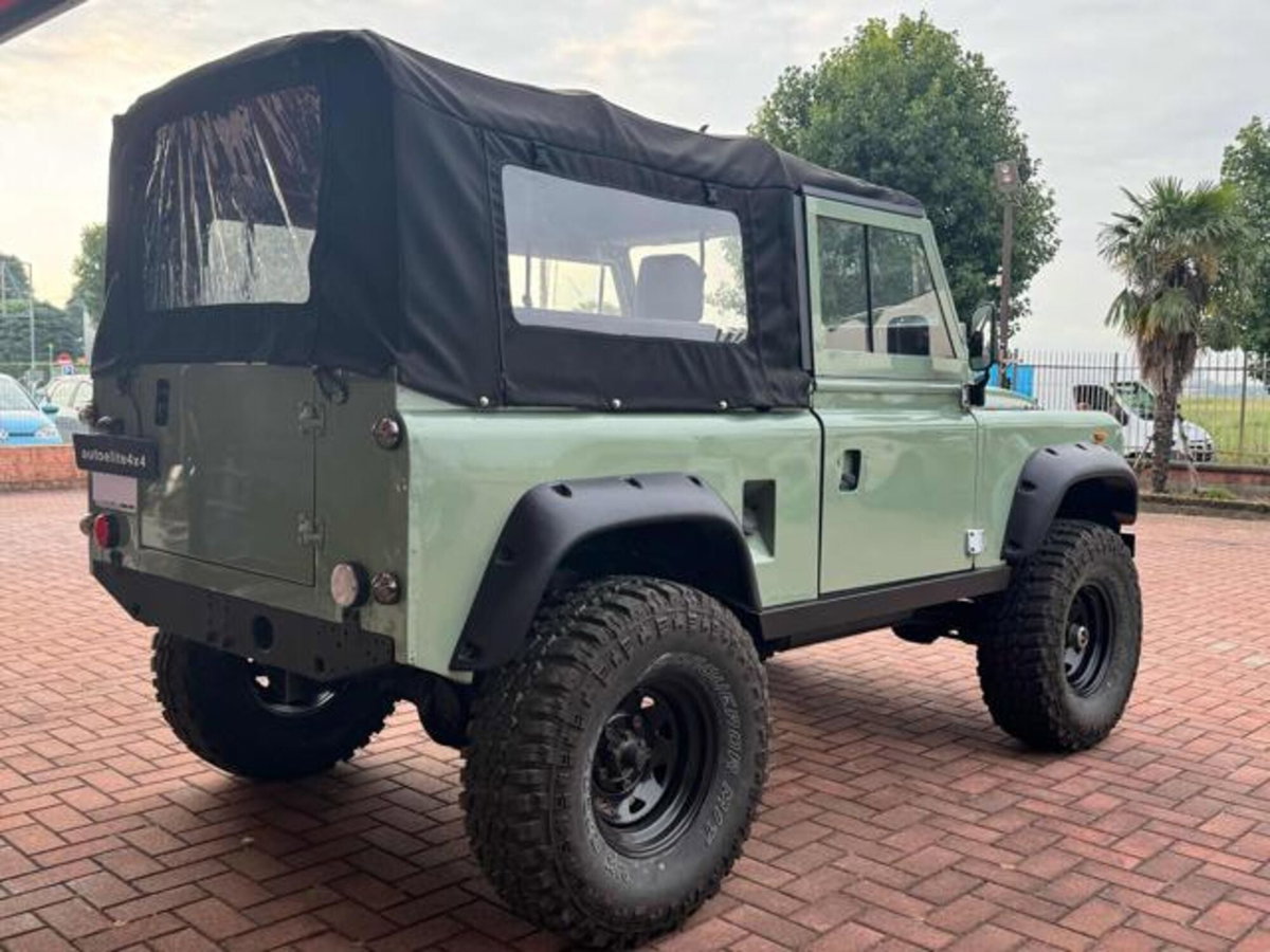 Land Rover Defender 90 3.5 V8 Station Wagon County (4)