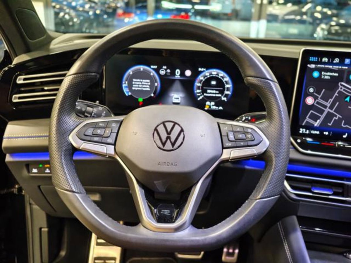 Volkswagen Tiguan Allspace 2.0 tdi R-Line 150cv dsg (9)