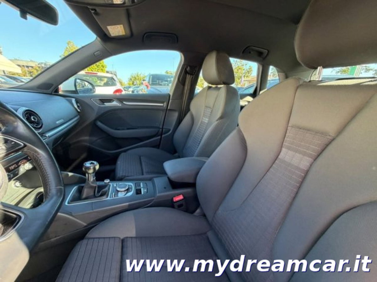 Audi A3 1.6 TDI 116 CV Sport (10)