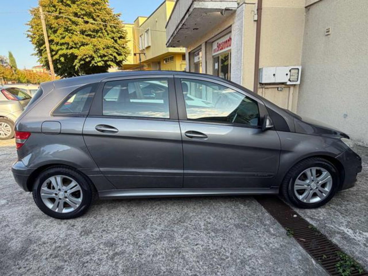 Mercedes-Benz Classe B 180 CDI BlueEFFICIENCY Premium (4)