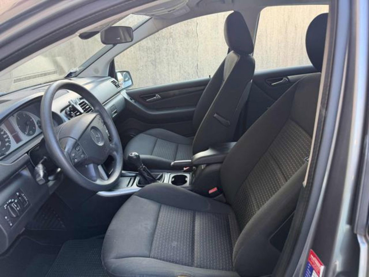 Mercedes-Benz Classe B 180 CDI BlueEFFICIENCY Premium (7)