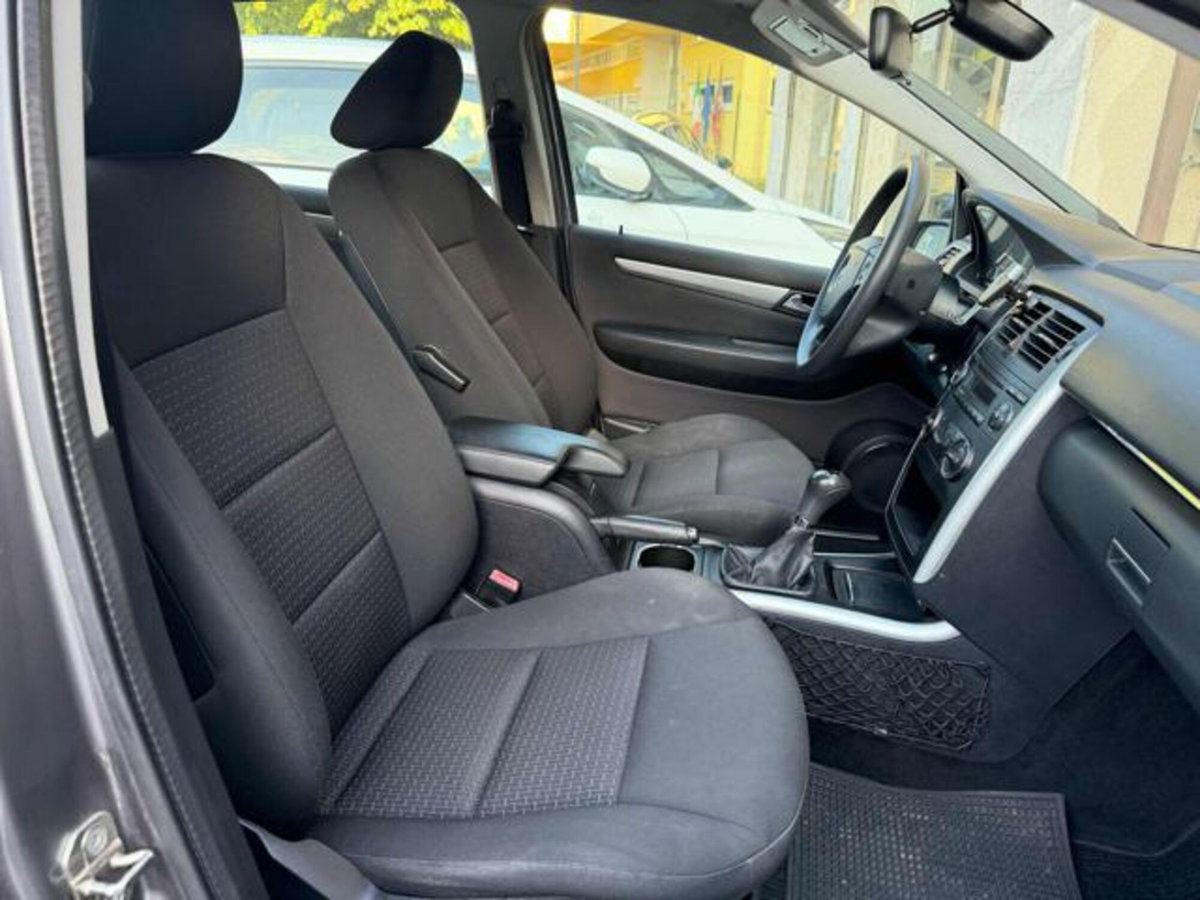 Mercedes-Benz Classe B 180 CDI BlueEFFICIENCY Premium (9)