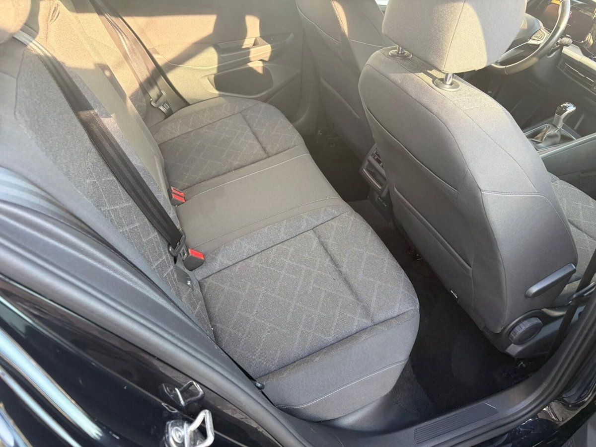 Volkswagen Golf 2.0 TDI SCR Life (12)