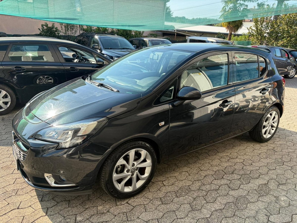Opel Corsa 1.2 5 porte Cosmo