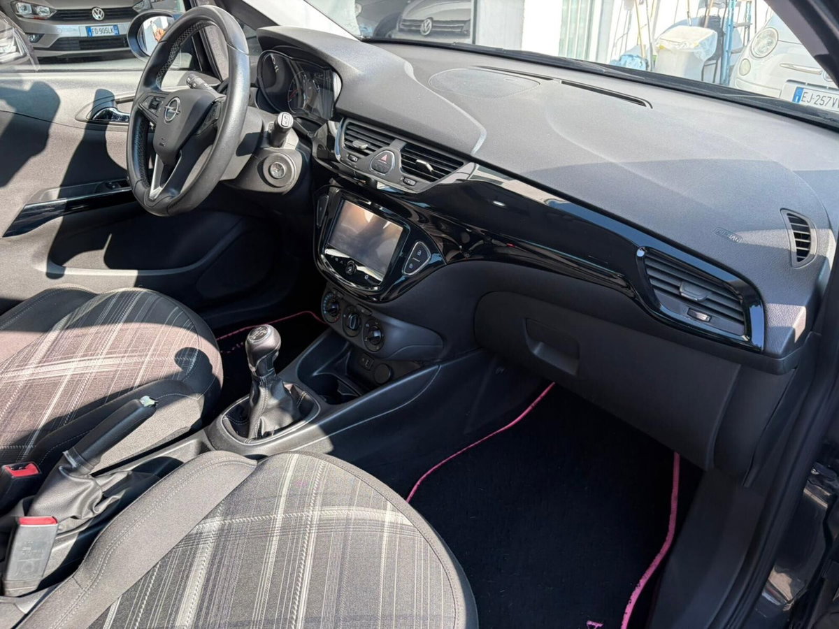 Opel Corsa 1.2 5 porte Cosmo (11)