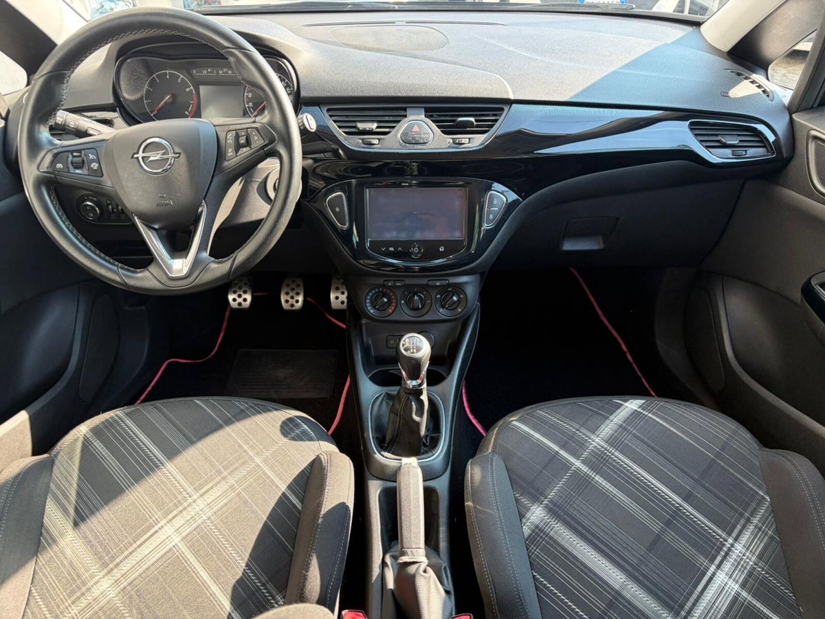 Opel Corsa 1.2 5 porte Cosmo (13)