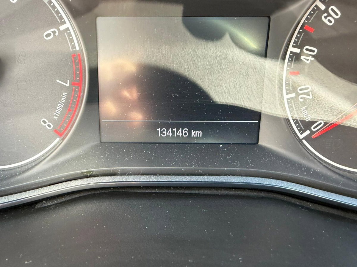 Opel Corsa 1.2 5 porte Cosmo (14)