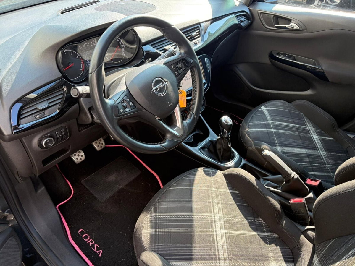 Opel Corsa 1.2 5 porte Cosmo (8)