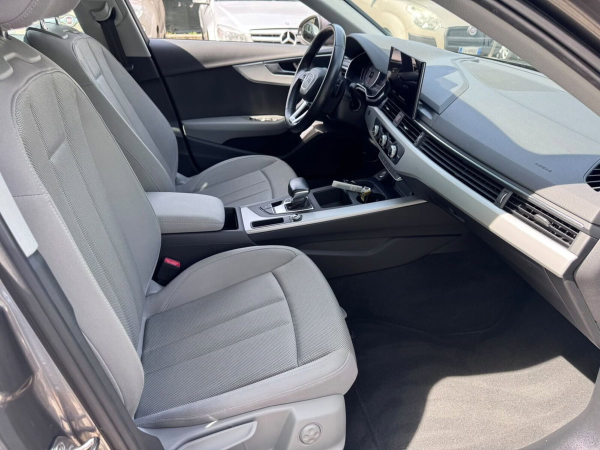 Audi A4 Avant 30 TDI/136 CV S tronic Business Advanced (10)