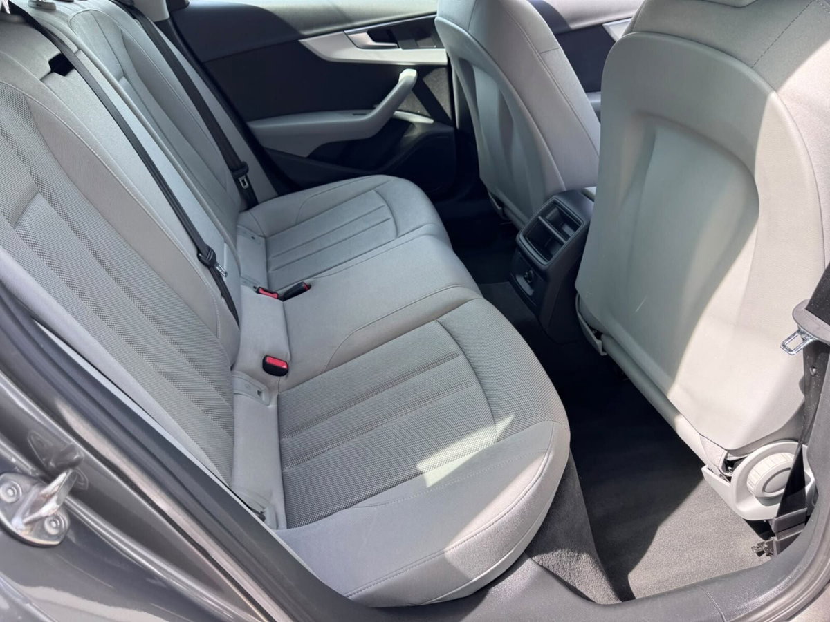 Audi A4 Avant 30 TDI/136 CV S tronic Business Advanced (12)