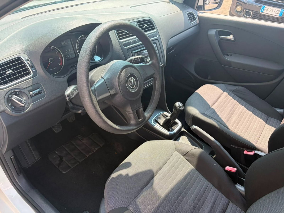 Volkswagen Polo 1.2/70CV 12V 5p. Trendline (8)