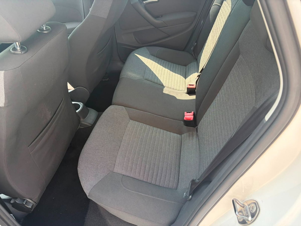Volkswagen Polo 1.2/70CV 12V 5p. Trendline (9)