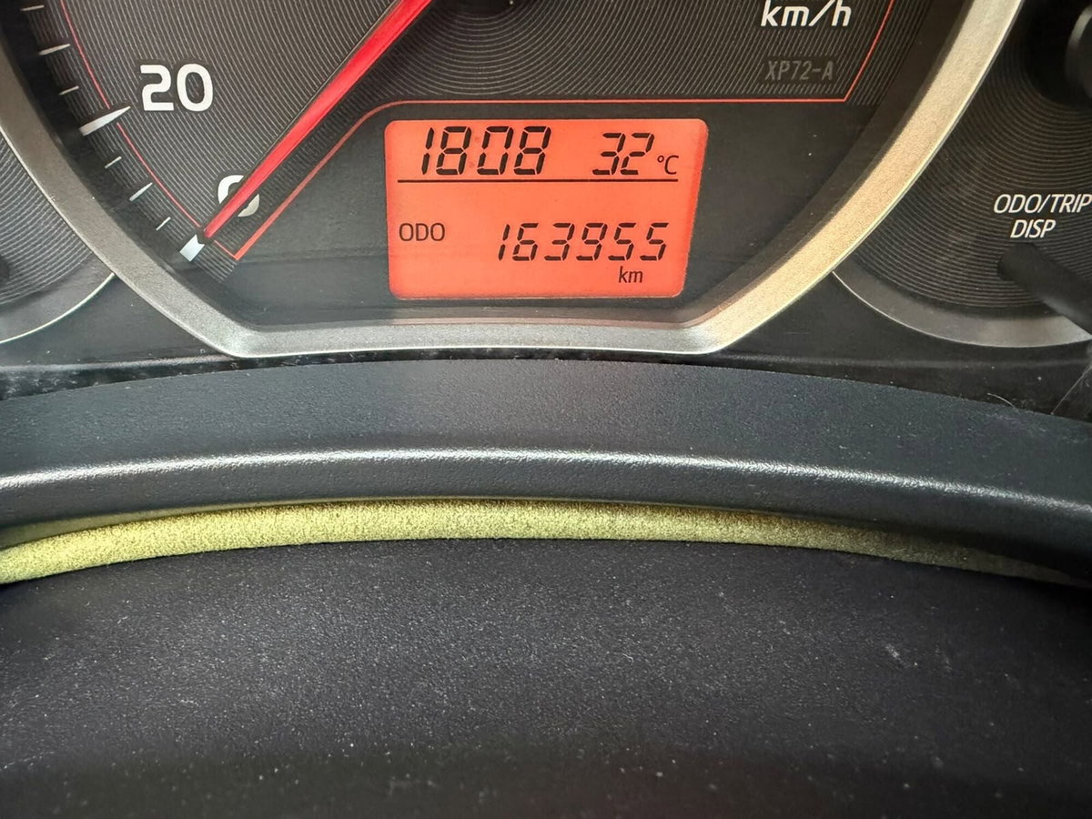 Toyota Yaris 1.0 5 porte Active (14)