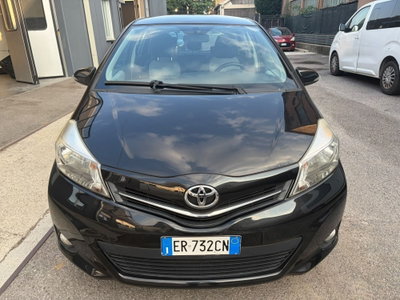 Toyota Yaris 1.0 5 porte Active (2)
