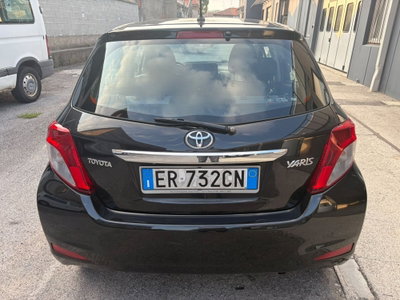 Toyota Yaris 1.0 5 porte Active (5)
